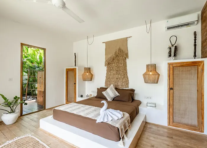 Spacious 7br Amaya & Gaia-umalas Villa Seminyak (Bali)